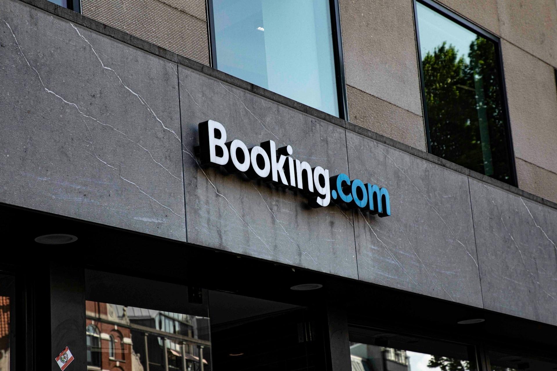 Booking.com nebo rezervace přímo přes hotel? Jak se rozhodnout a co se opravdu vyplatí