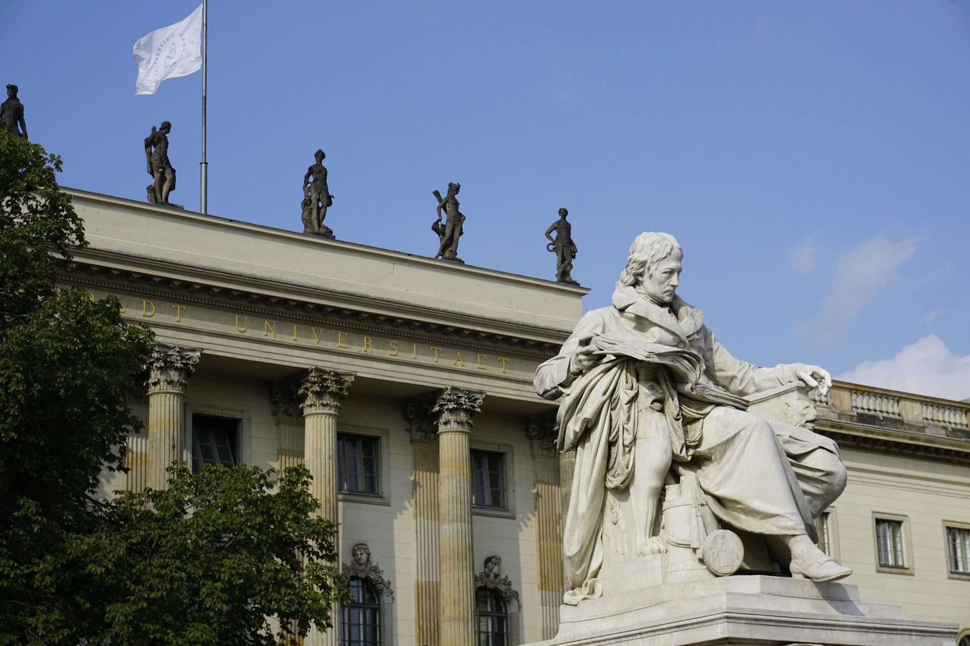Králové, císaři a slavní hosté Karlových Varů: Jak lázně ovlivnily evropskou hotelovou kulturu